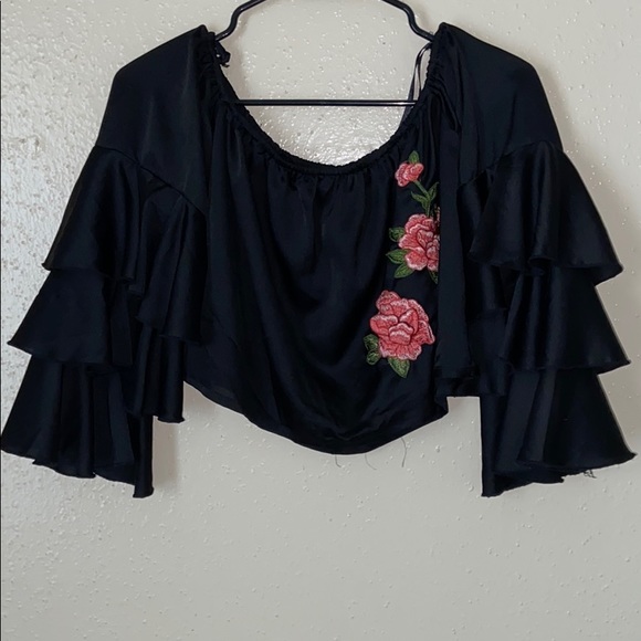 CROP TOP - Picture 1 of 3